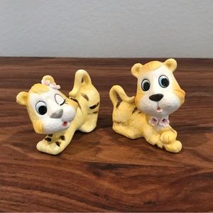 🔻🔻🔻Vintage tiger figurines